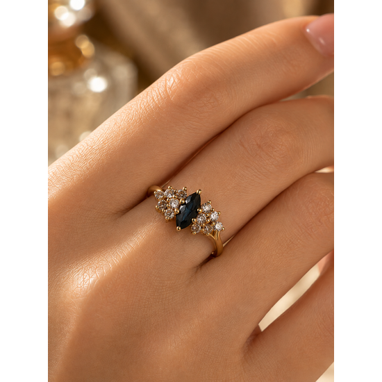Pre Owned 18ct Sapphire and Diamond Ring ZC8